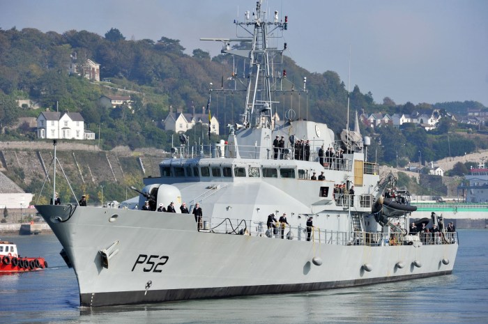 LÉ Niamh returning home from sea