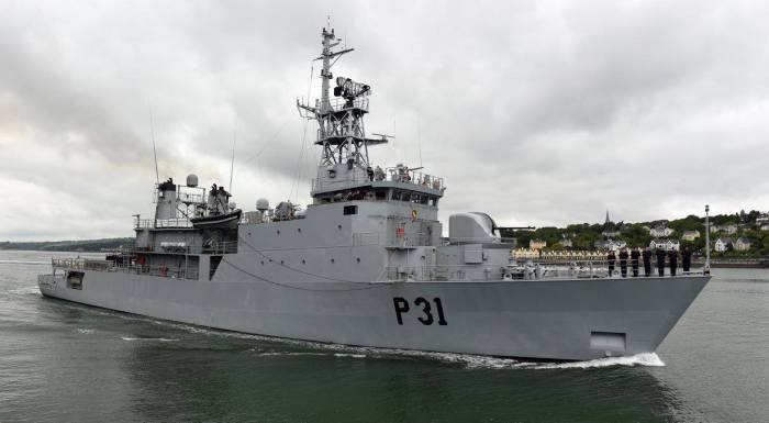LÉ Eithne departing